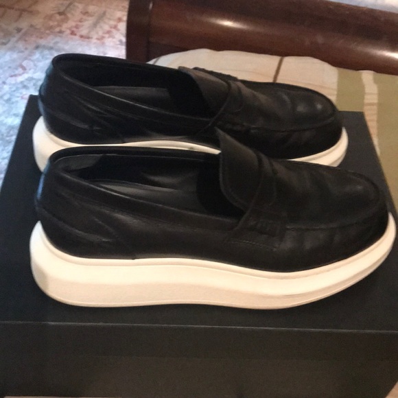 COPY - Alexander McQueen black penny loafers - Picture 2 of 8